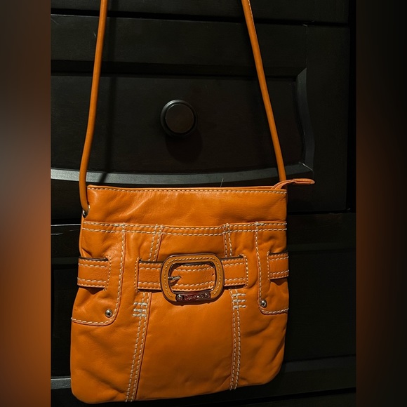 Tignanello orange crossbody bag - Picture 2 of 4